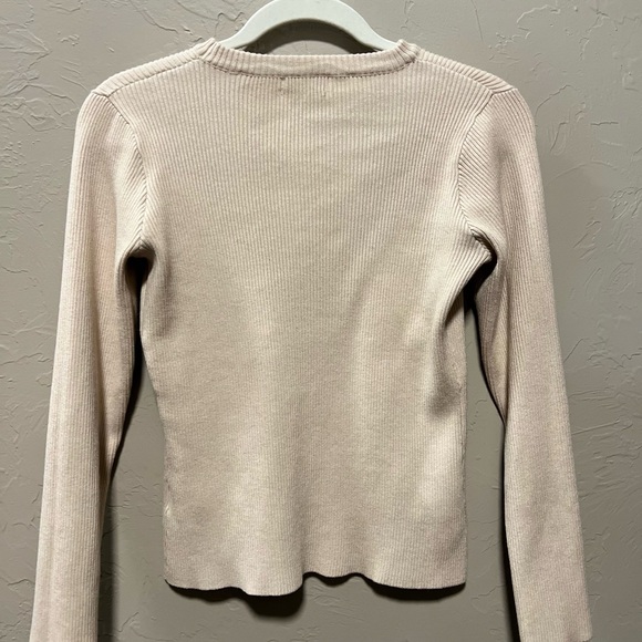 Lush Ribbed Sweater - Picture 5 of 6